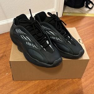 Yeezy 700v3